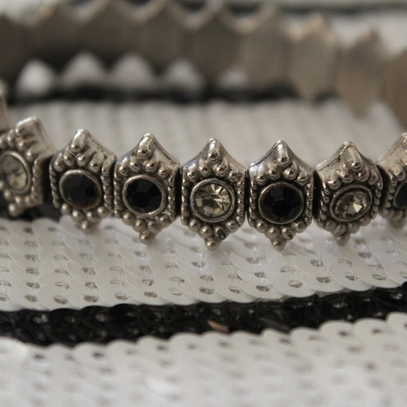 Jewelry - Costume Jewelry Bracelet